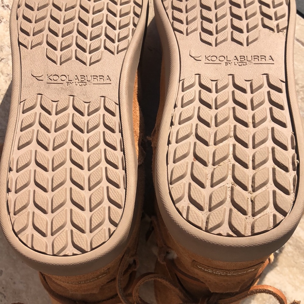 UGG KOOLABURRA Chestnut Short Mocasin Zip Boot 9 EUC - Picture 10 of 16